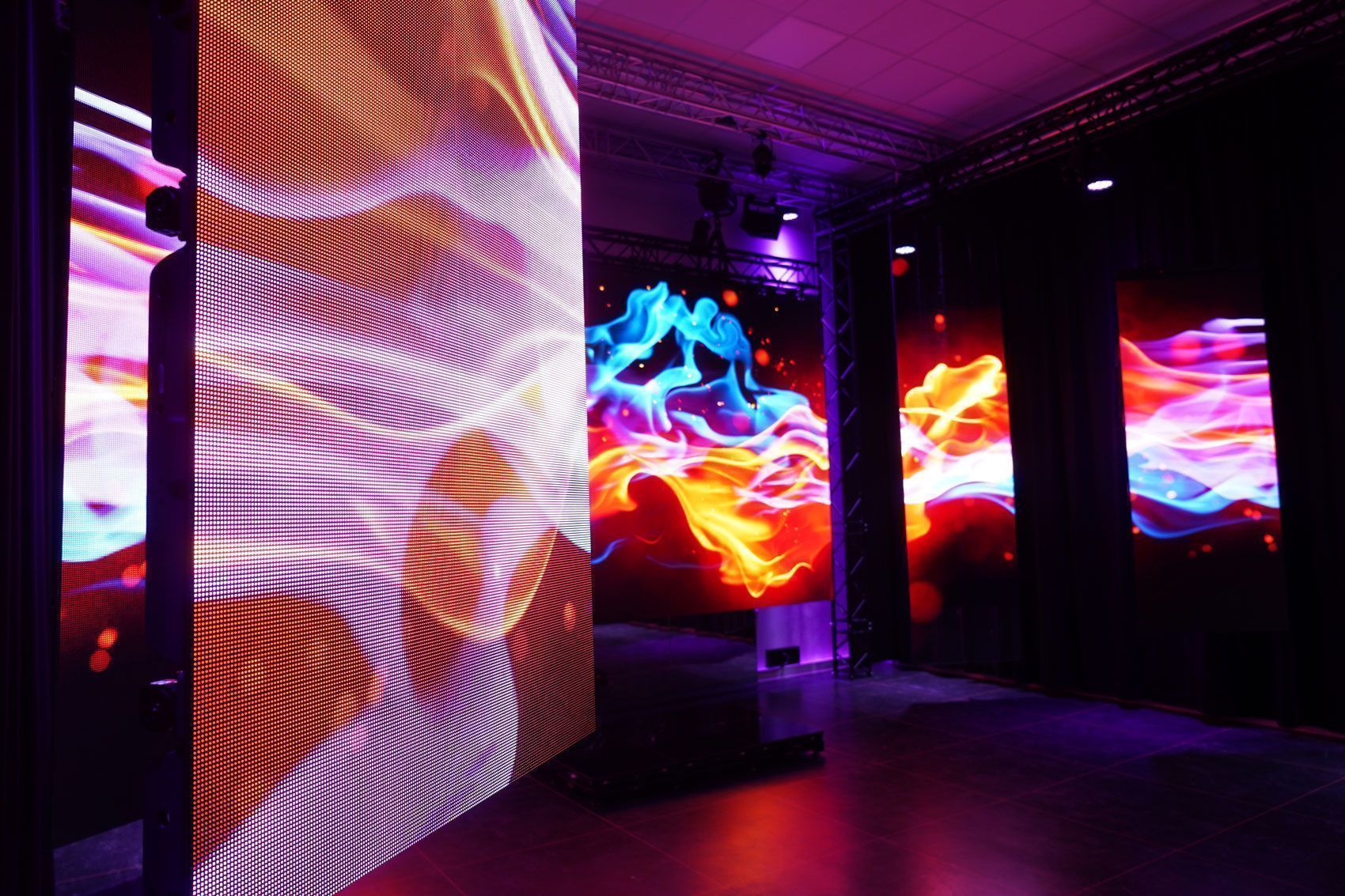 The-Bright-Future-of-LED-Technology-in-Showrooms